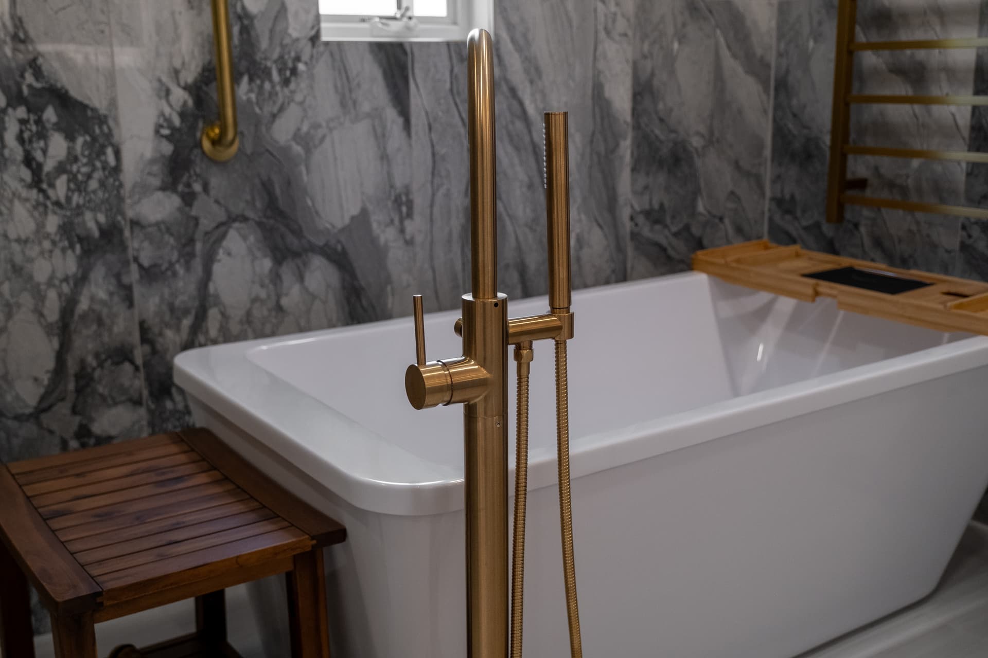 Tub area alternate view