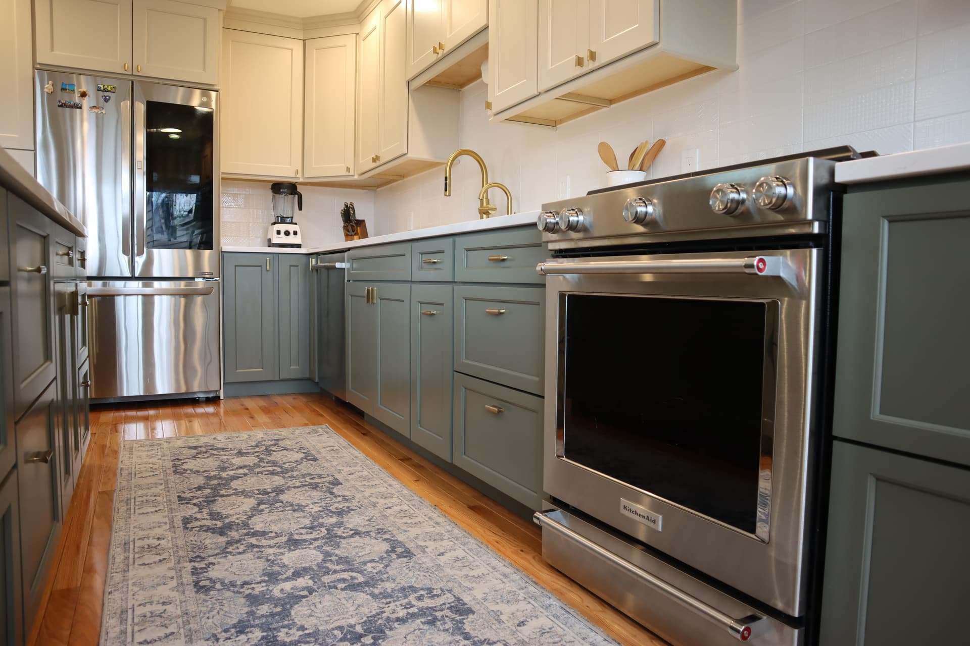 Kitchen storage and appliances