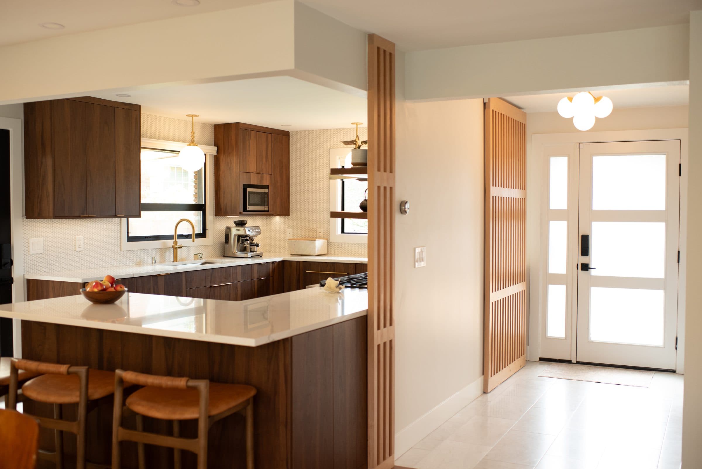 View through to kitchen and entry foyer